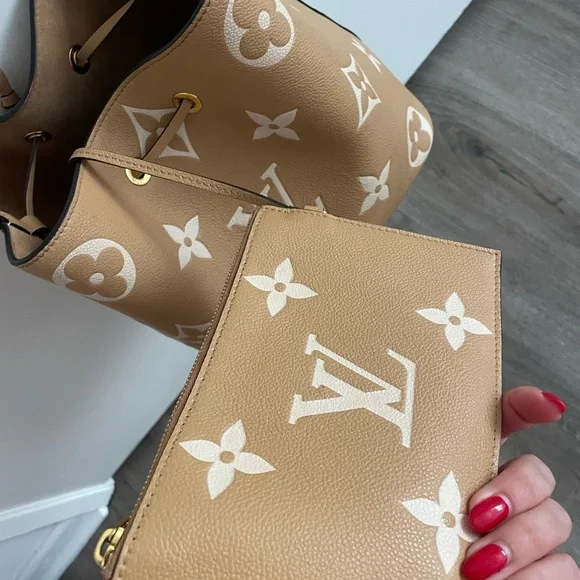 Authentic Louis Vuitton Bicolor Monogram Empreinte Giant NéoNoé MM Noe w/Pouch - Picture 2 of 12